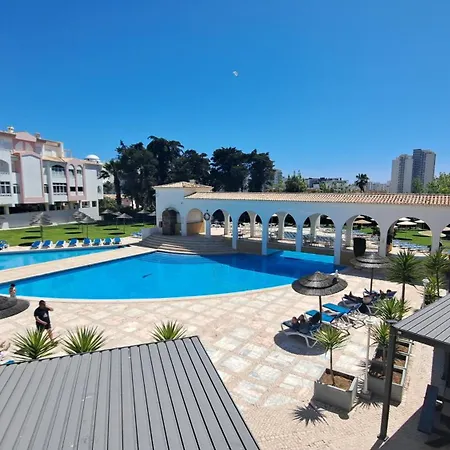 Algarve Near The Rosa 407 アパート